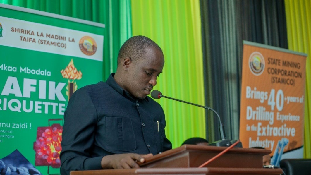 DKT. BITEKO AWATAKA WATUMISHI WA STAMICO KUENDELEA KUNG'ARISHA SHIRIKA LA MADINI