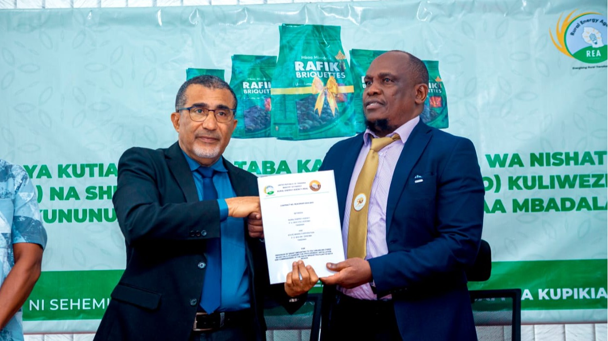 *"NISHATI  SAFi YA RAFIKI  BRIQUETTES  KUMFIKiA KILA MTANZANIA" MD STAMICO*